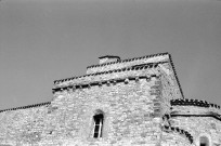 Montclar-sur-Gervanne.- La façade sud de l'église Saint-Marcel.