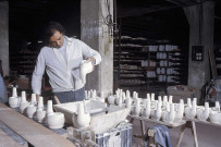Saint-Uze.- L'usine Revol, poterie industrielle.