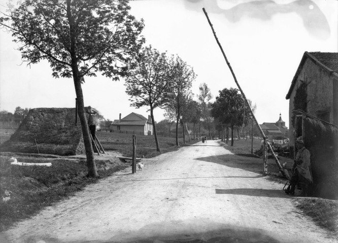 Girmont (Vosges). - Entrée du camp militaire.
