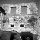 La Bégude-de-Mazenc.- Ancien palais de justice seigneurial à Châteauneuf.