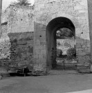 Étoile-sur-Rhône.- L'entrée du château Diane de Poitiers.