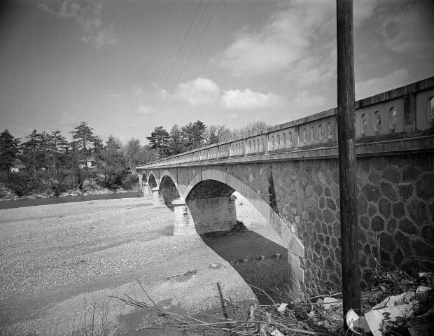 Mirabel-et-Blacons. - Le pont sur la Drôme quartier les Blacons