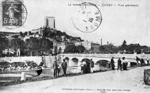 Crest.- Vue générale de la ville et du pont sur la Drôme.