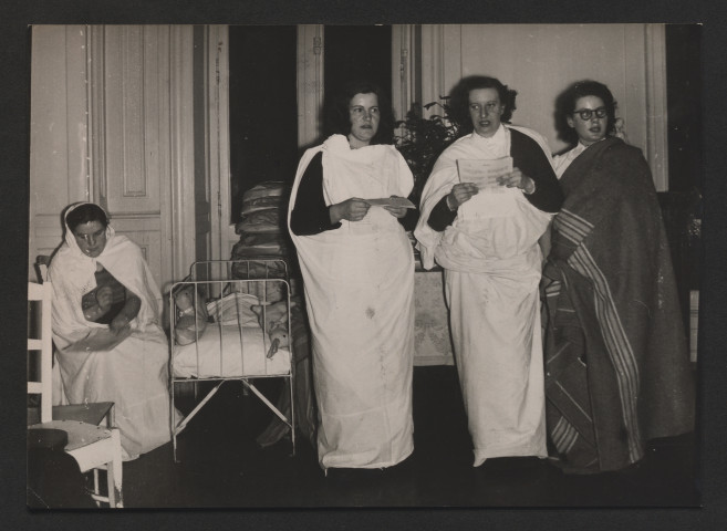 Spectacle de la nativité par les jeunes mamans de l'établissement.