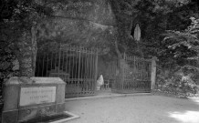 Montjoyer. - La reconstitution de la grotte de Lourdes à l'abbaye Notre Dame d'Aiguebelle