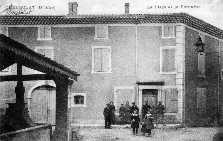 La place et le lavoir.