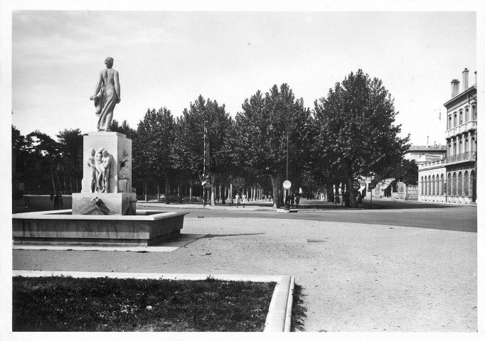 Le monument Émile Loubet (1937-1939).