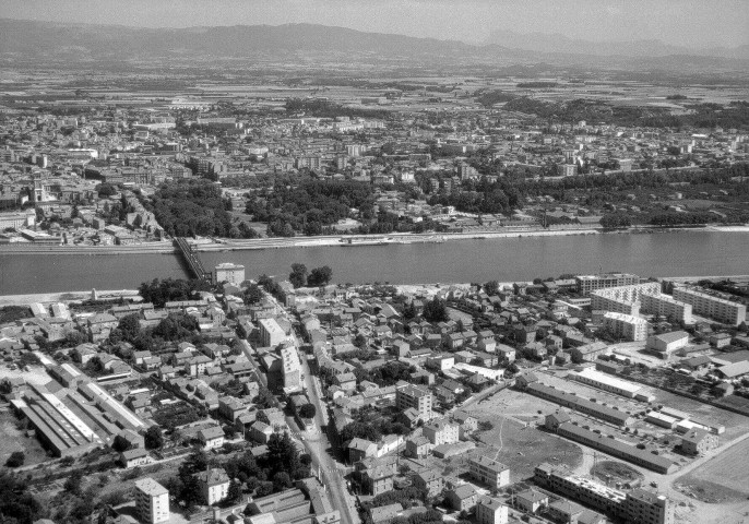 Valence.- Vue aérienne de la ville et des Granges (Ardèche).