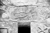 Châteauneuf-de-Bordette.- Détail de la façade occidentale de la chapelle Saint-Quentin.