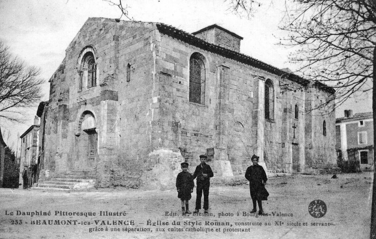 L'église temple Notre-Dame.