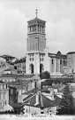 Valence.- La cathédrale saint-Apollinaire vue de la basse ville.