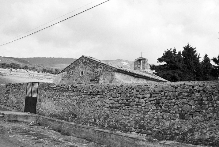 La Roche-Saint-Secret-Béconne.- La chapelle de la Roche, dans le cimetière.