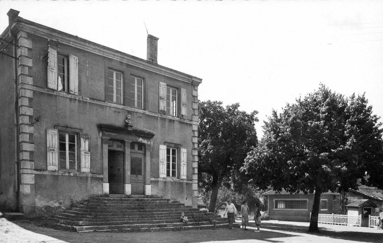 Place de la Mairie.