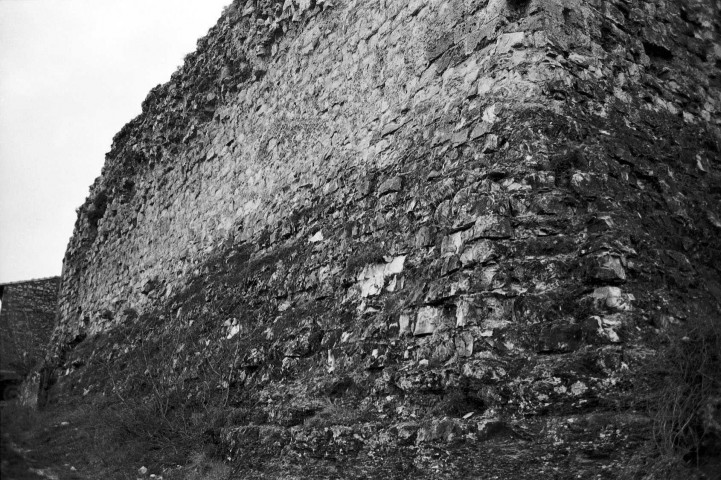 Beaufort-sur-Gervanne.- Les remparts.