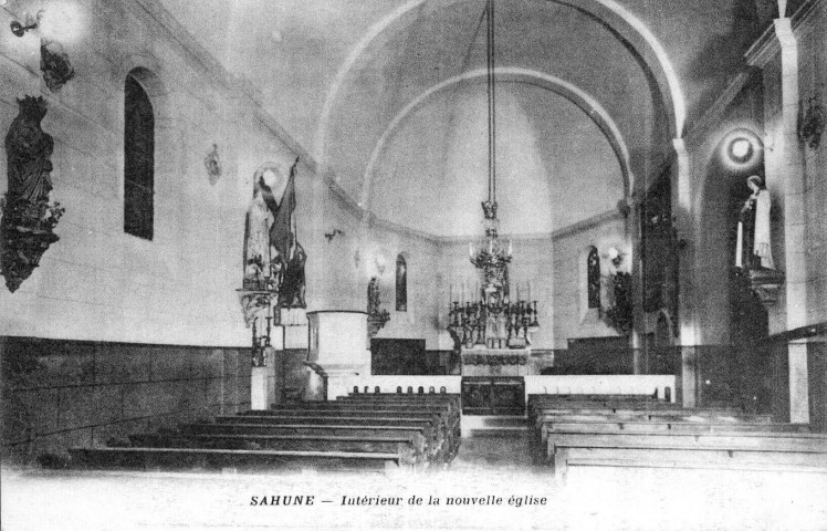 L'intérieur de l'église Saint-Michel.