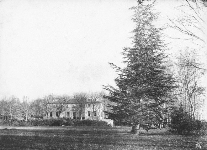 Charols, domaine de Chagnac. - Maison Roman, façade ouest, vue du sud.