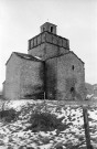 Comps.- Vue sud de l'église Saint-Pierre-et-Paul.