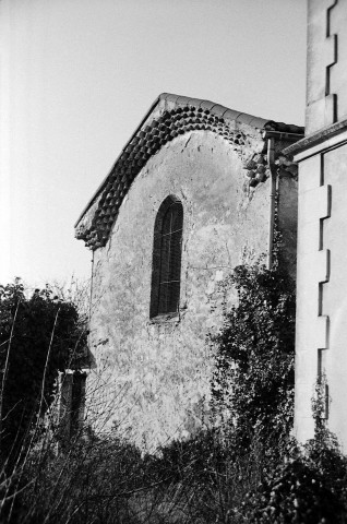 Combovin. - Le chevet de l'église Saint-Martin.