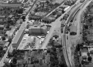 Vue aérienne de la gare et du lycée.