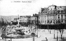 Le boulevard Bancel et la fontaine (1887).