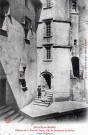 La cour intérieure du château de La Bâtie-Tour-de-Verre.