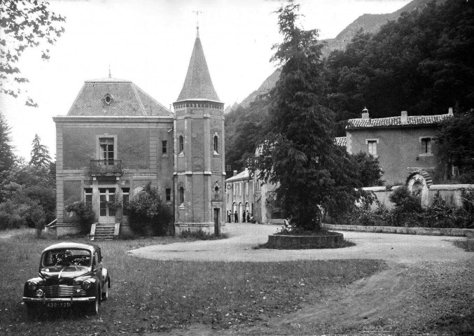 Saoû.- Le château de la Forêt rasé en 1971.