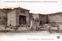 Les carrières (1878-1914) de pierre de taille.