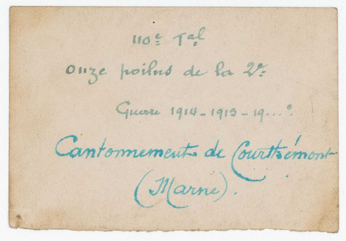 Courtémont. - Soldats de la 2ème compagnie au cantonnement.