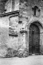 Mours-Saint-Eusèbe.- Le porche de l'église Notre-Dame.