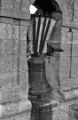 Bouchet. - L'église Notre-Dame, cloche du XVIIIe siècle.