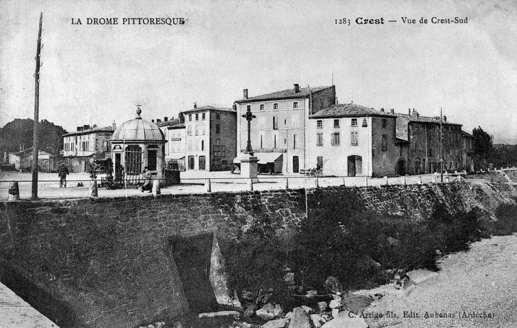 Crest.- Place de la Liberté.