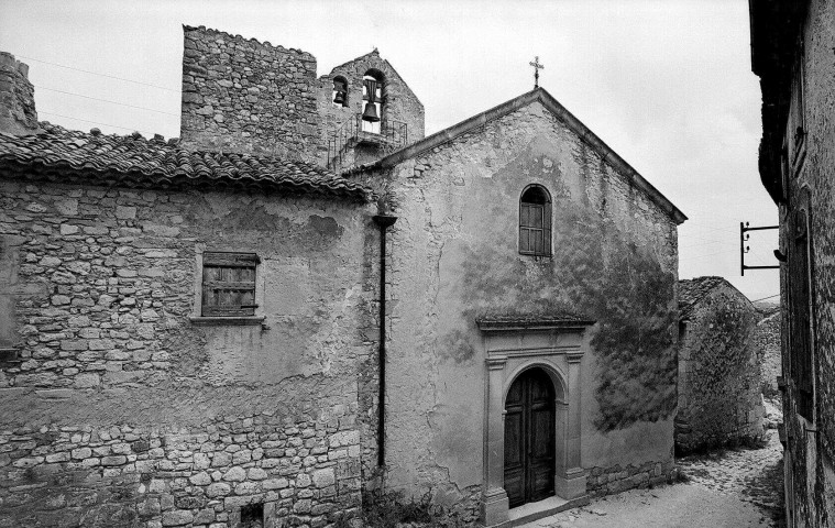 Salles-sous-Bois.- L'église Sainte-Madeleine.
