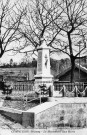 Le monument aux morts.